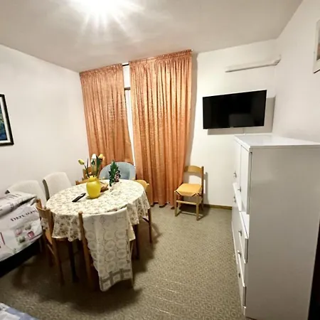 Spacious Flat With Parking For Families In *