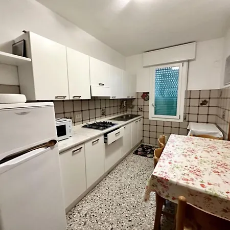 Spacious Flat With Parking For Families In Apartment