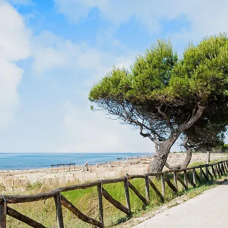 Spacious Flat With Parking For Families In Apartment Bibione